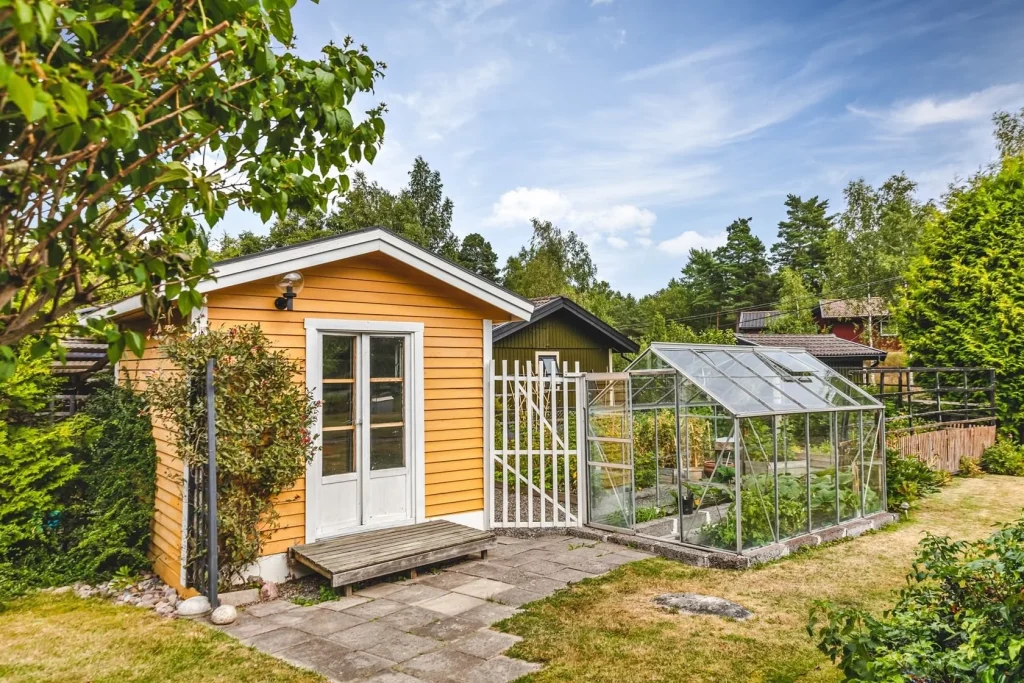 15. Ommalning av Attefallshus