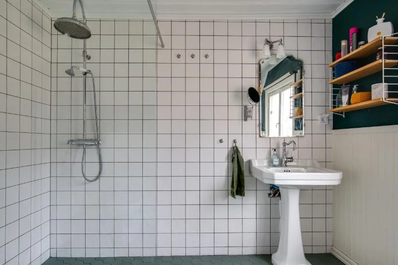 6. Ombyggnad WC Toalett till badrum